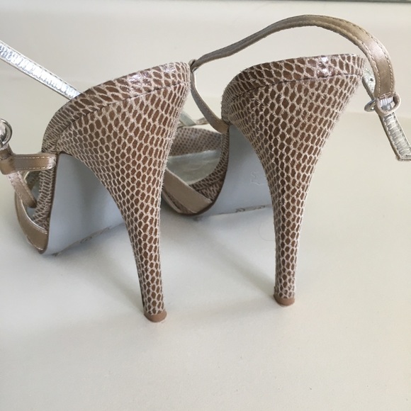 Charles David taupe satin heels - Picture 6 of 7